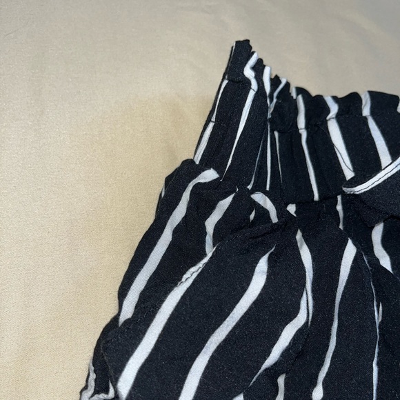 Women’s striped shorts - Picture 6 of 11